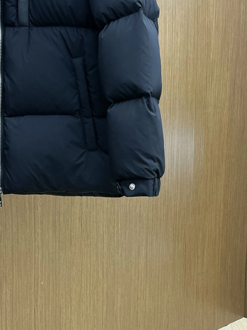Prada Down Jackets Trendsetting 172129