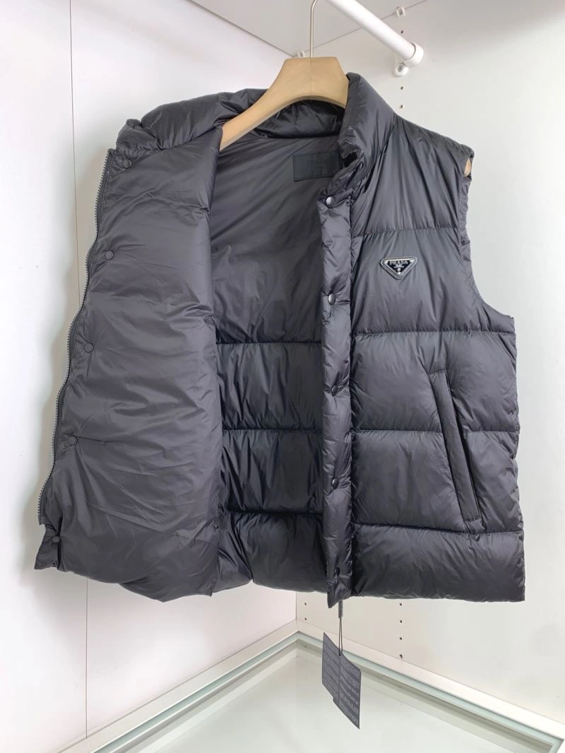 Prada Down Jackets Sleek 172116