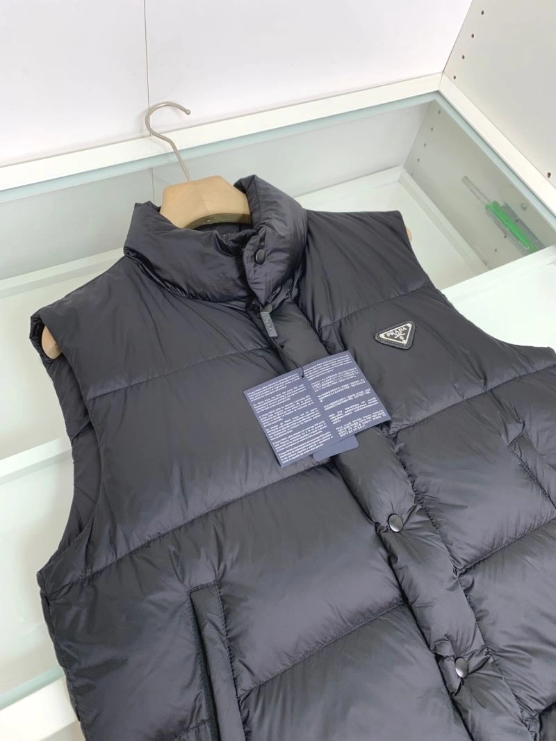 Prada Down Jackets Sleek 172116