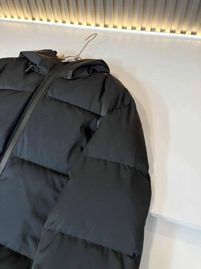 Functional Prada Down Jackets 172054