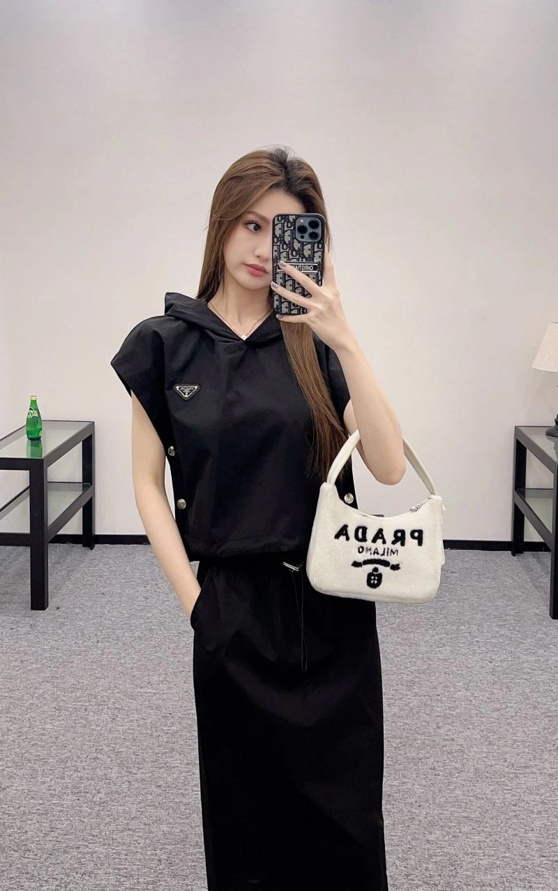 Compact Prada Dress Suits 171449
