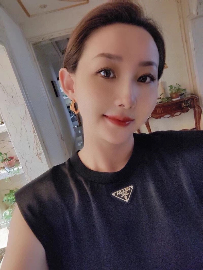 Breathable Prada Earrings 211762