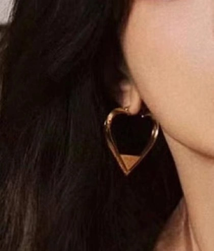 Timeless Prada Earrings 211110