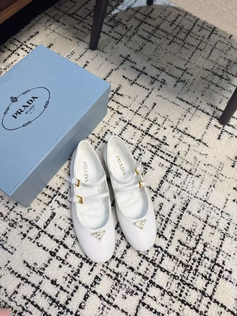 Prada Flat Shoes Modern 34441