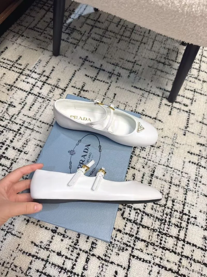 Prada Flat Shoes Modern 34441