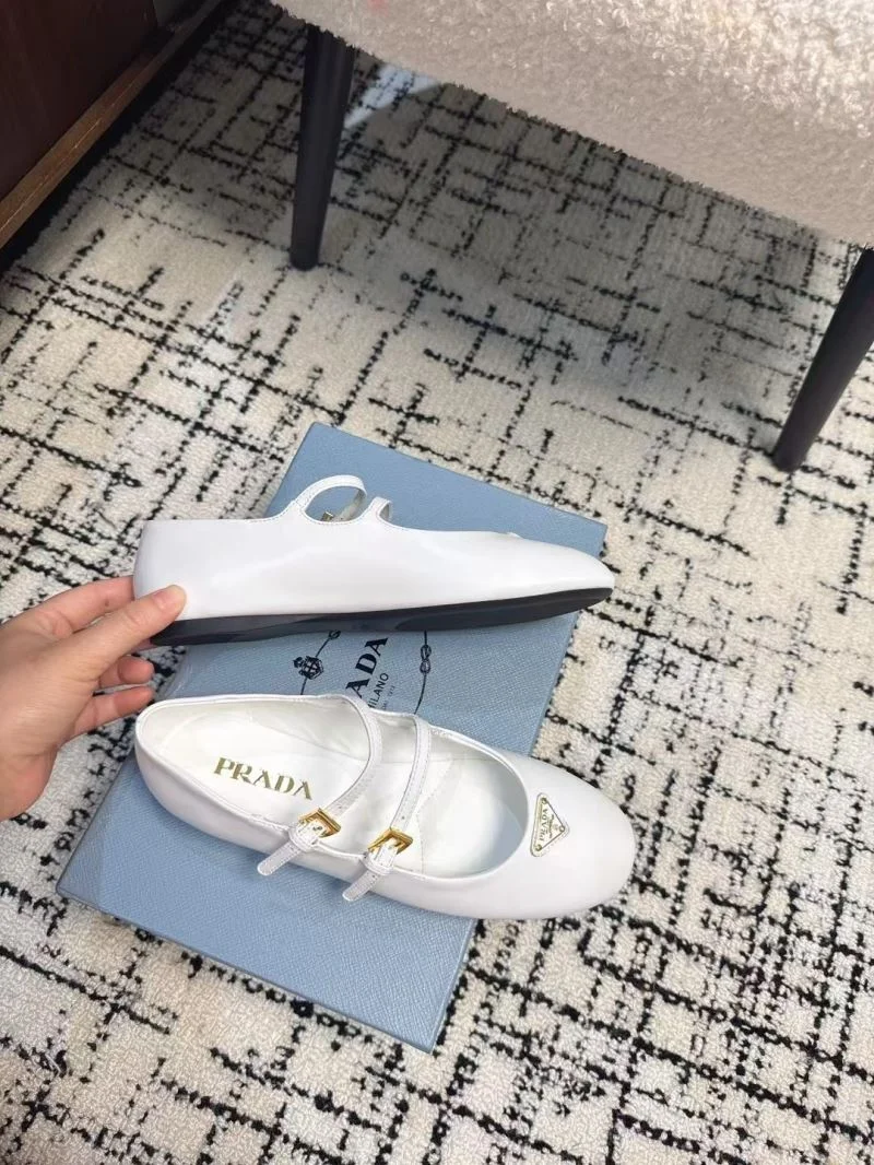 Prada Flat Shoes Modern 34441
