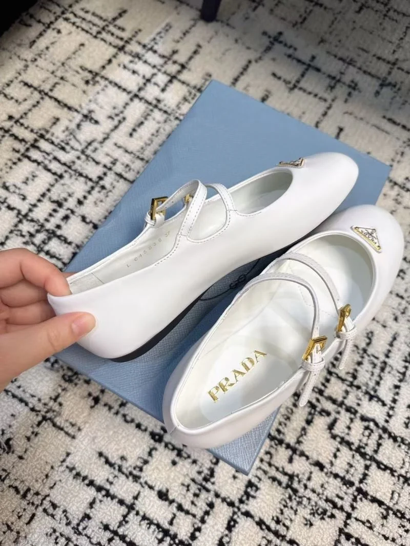 Prada Flat Shoes Modern 34441