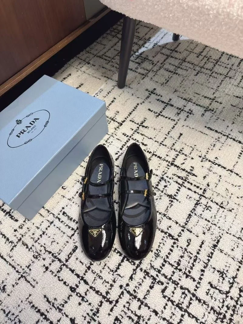 Prada Flat Shoes Unique 34436