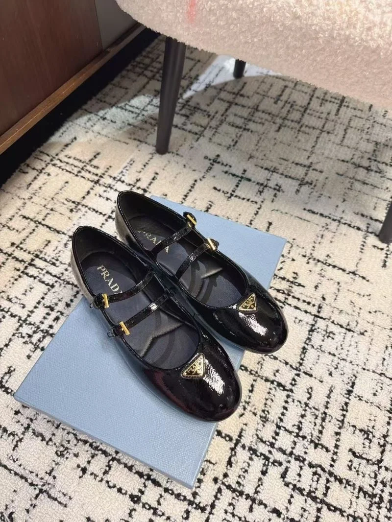 Prada Flat Shoes Unique 34436
