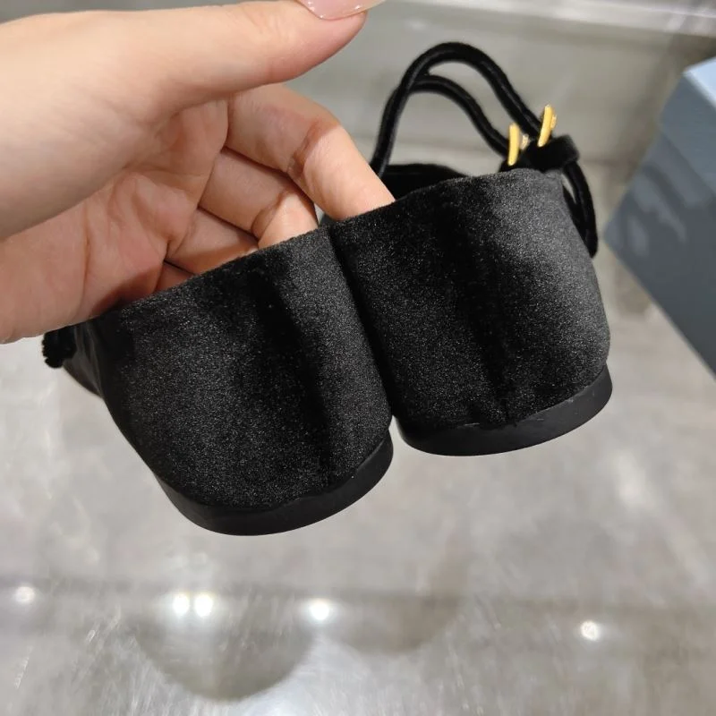 Prada Flat Shoes ZeroBulk 35184