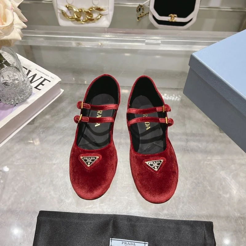Prada Flat Shoes WellDesigned 35204