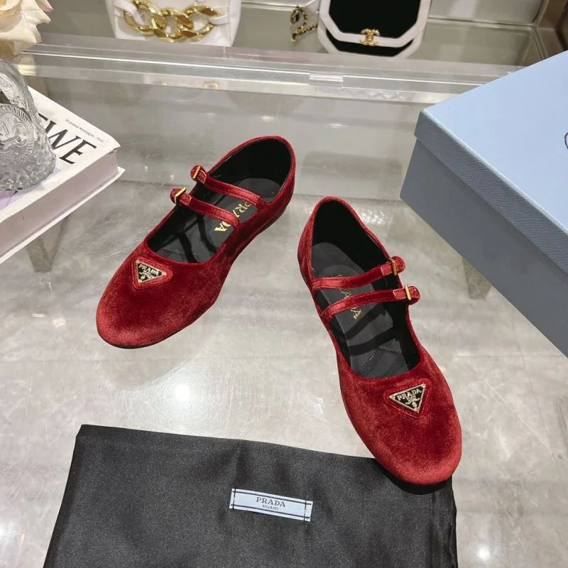 Prada Flat Shoes WellDesigned 35204