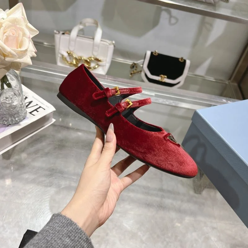 Prada Flat Shoes WellDesigned 35204