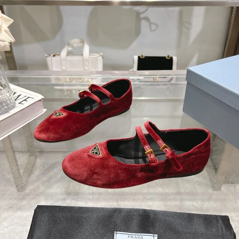 Prada Flat Shoes WellDesigned 35204