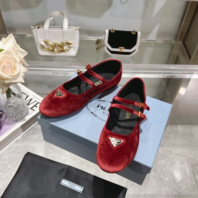 Prada Flat Shoes WellDesigned 35204