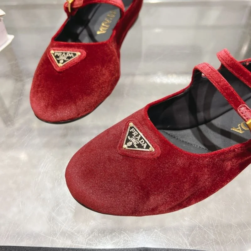 Prada Flat Shoes WellDesigned 35204