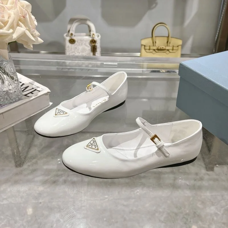 Fashionable Prada Flat Shoes 35181