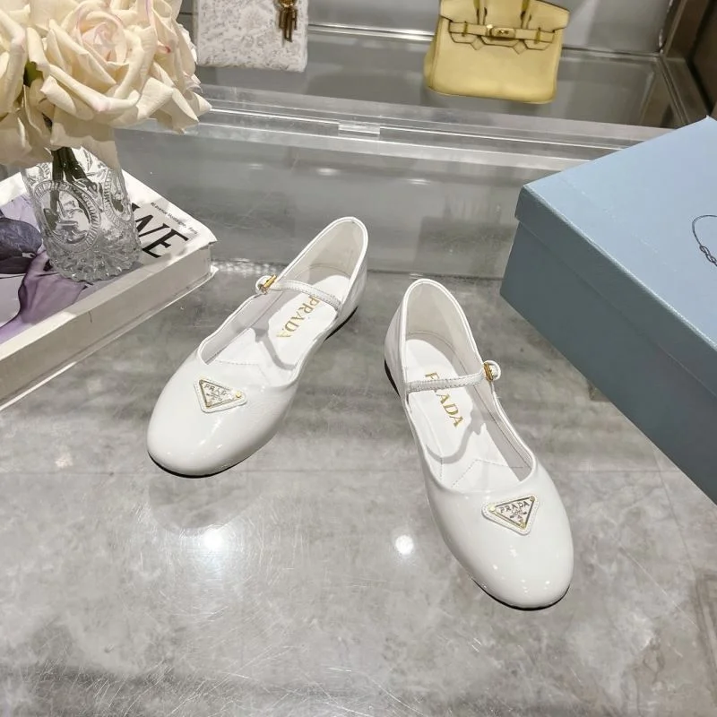 Fashionable Prada Flat Shoes 35181