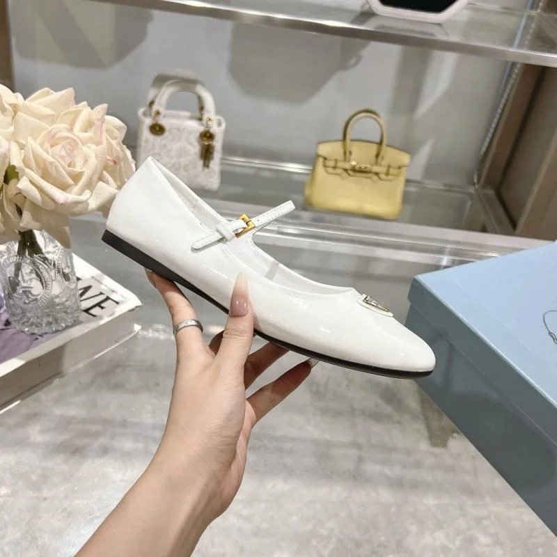 Fashionable Prada Flat Shoes 35181