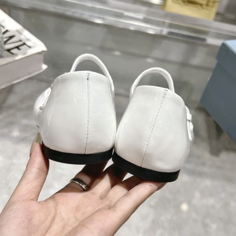 Fashionable Prada Flat Shoes 35181