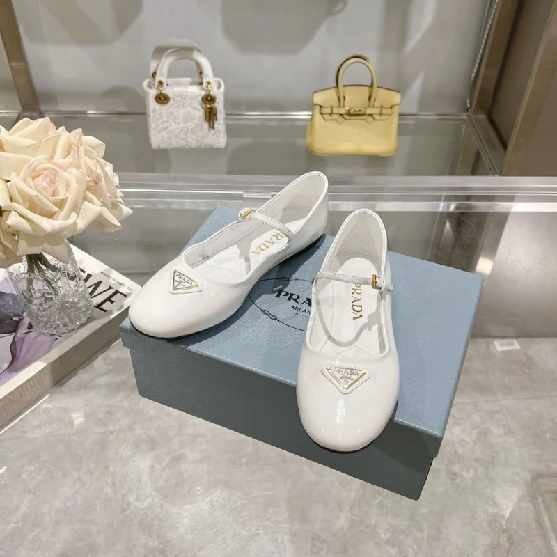 Fashionable Prada Flat Shoes 35181