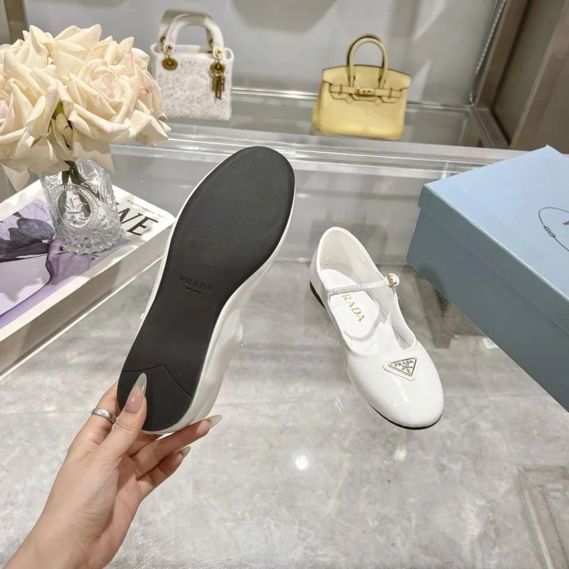 Fashionable Prada Flat Shoes 35181