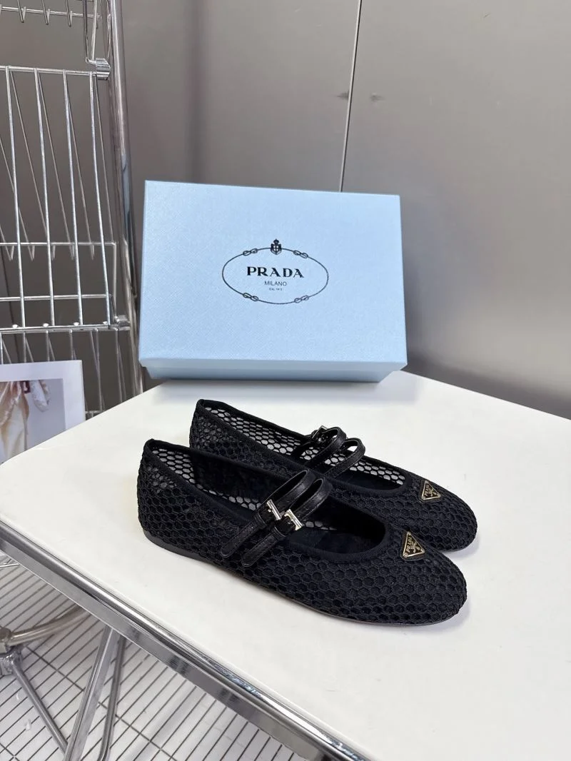 Effortless Prada Flat Shoes 34869