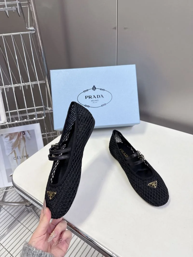 Effortless Prada Flat Shoes 34869