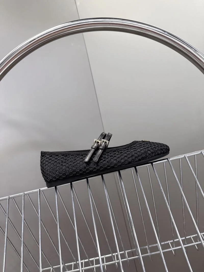 Effortless Prada Flat Shoes 34869