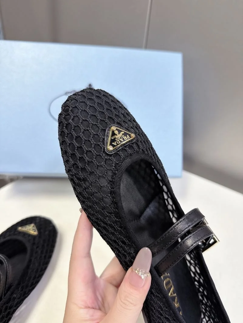 Effortless Prada Flat Shoes 34869