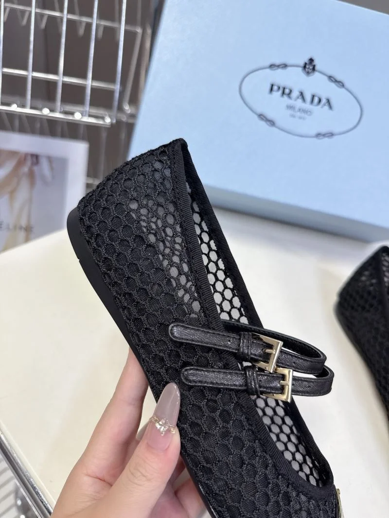 Effortless Prada Flat Shoes 34869
