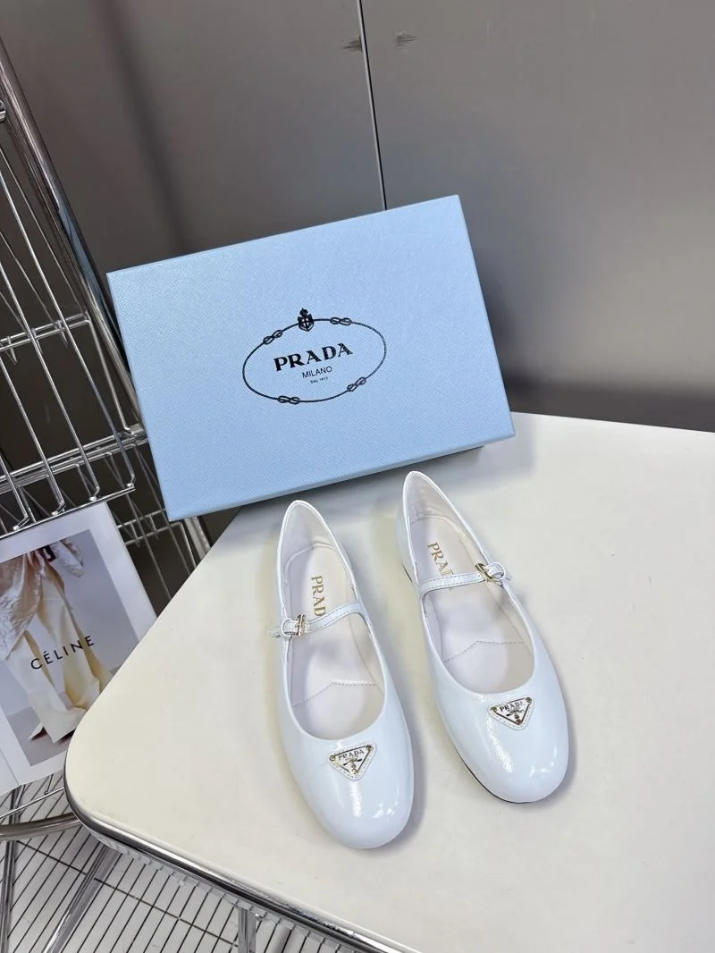 Prada Flat Shoes Compact 34881