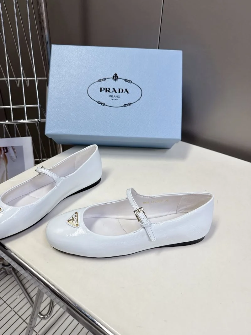Prada Flat Shoes Compact 34881