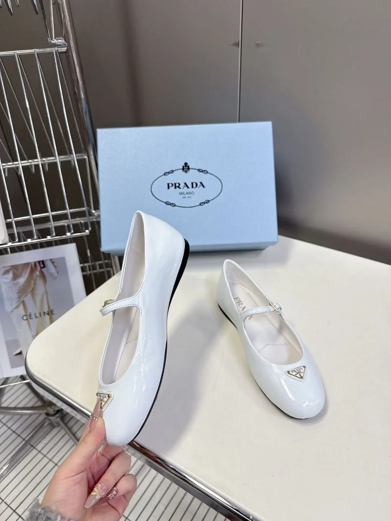 Prada Flat Shoes Compact 34881