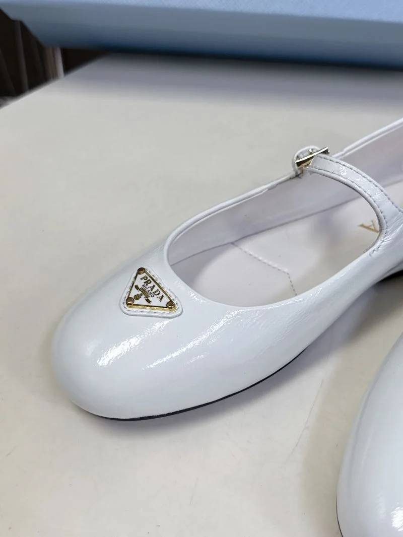 Prada Flat Shoes Compact 34881