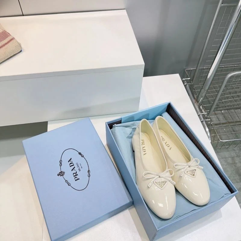 Casual Prada Flat Shoes 34874