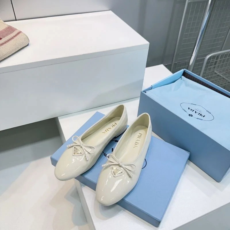 Casual Prada Flat Shoes 34874