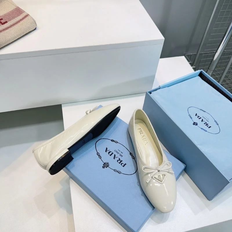 Casual Prada Flat Shoes 34874