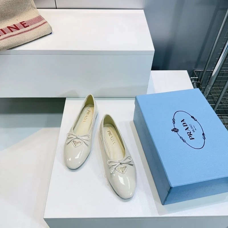 Casual Prada Flat Shoes 34874