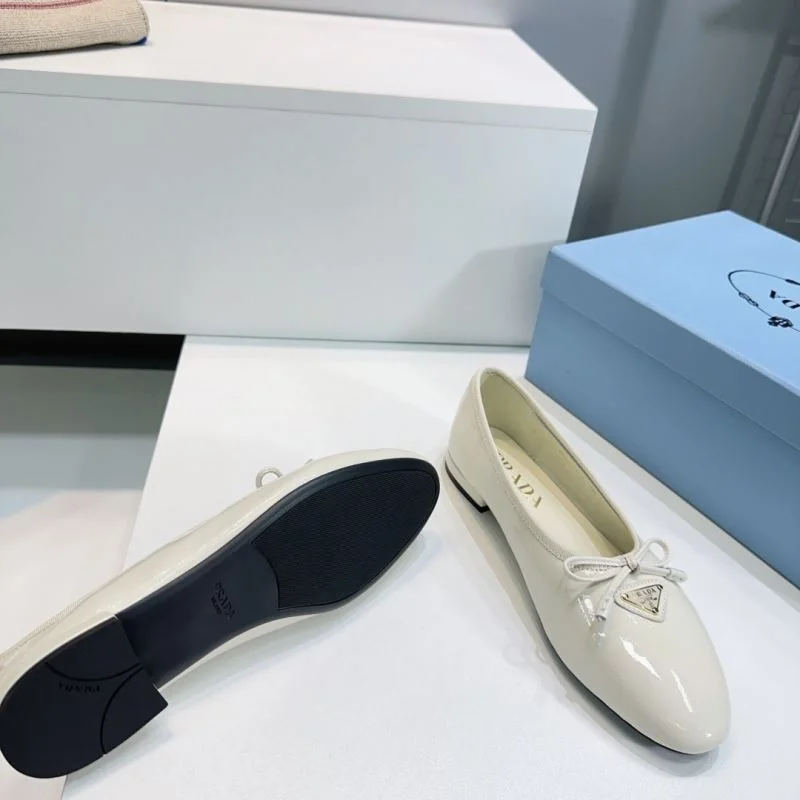 Casual Prada Flat Shoes 34874