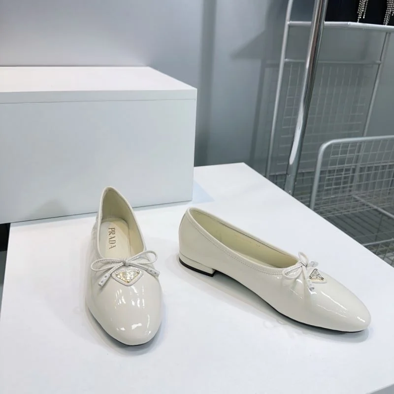 Casual Prada Flat Shoes 34874