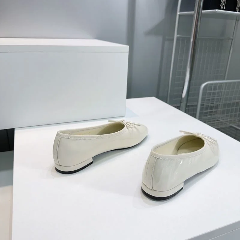 Casual Prada Flat Shoes 34874