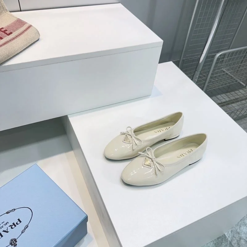 Casual Prada Flat Shoes 34874