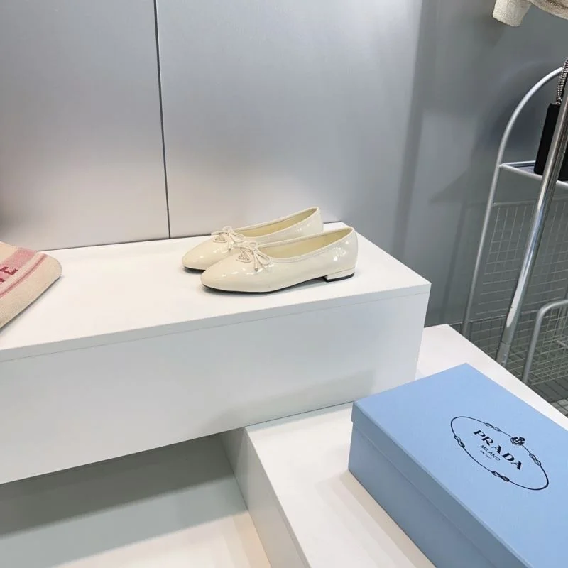 Casual Prada Flat Shoes 34874