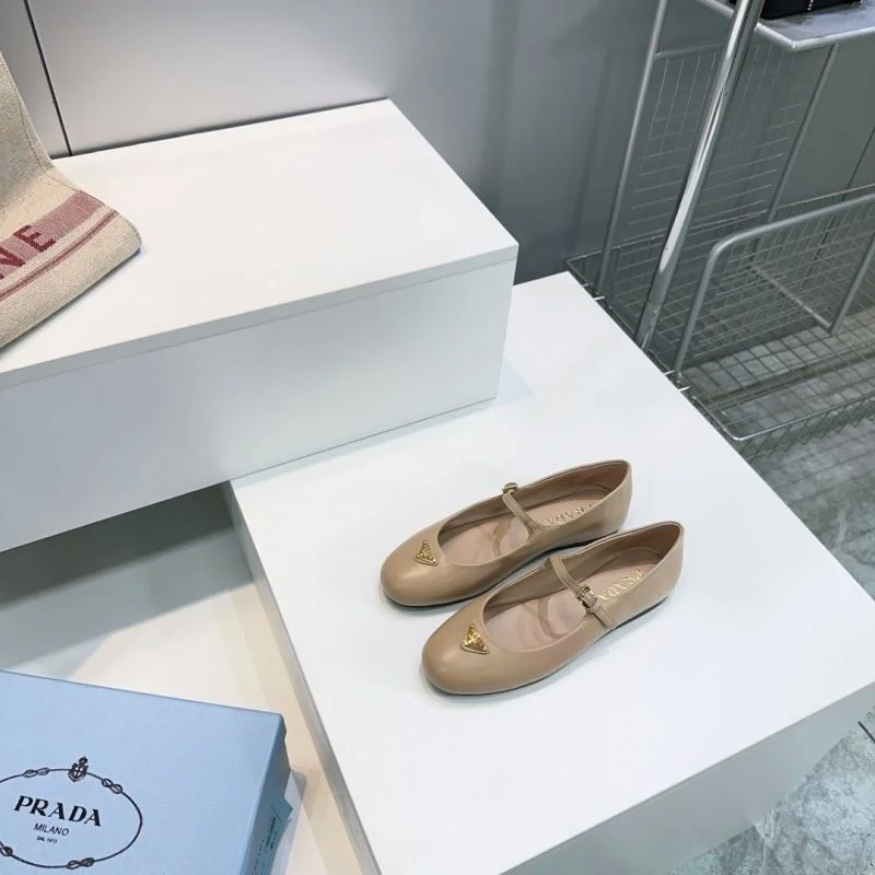 Youthful Prada Flat Shoes 34883