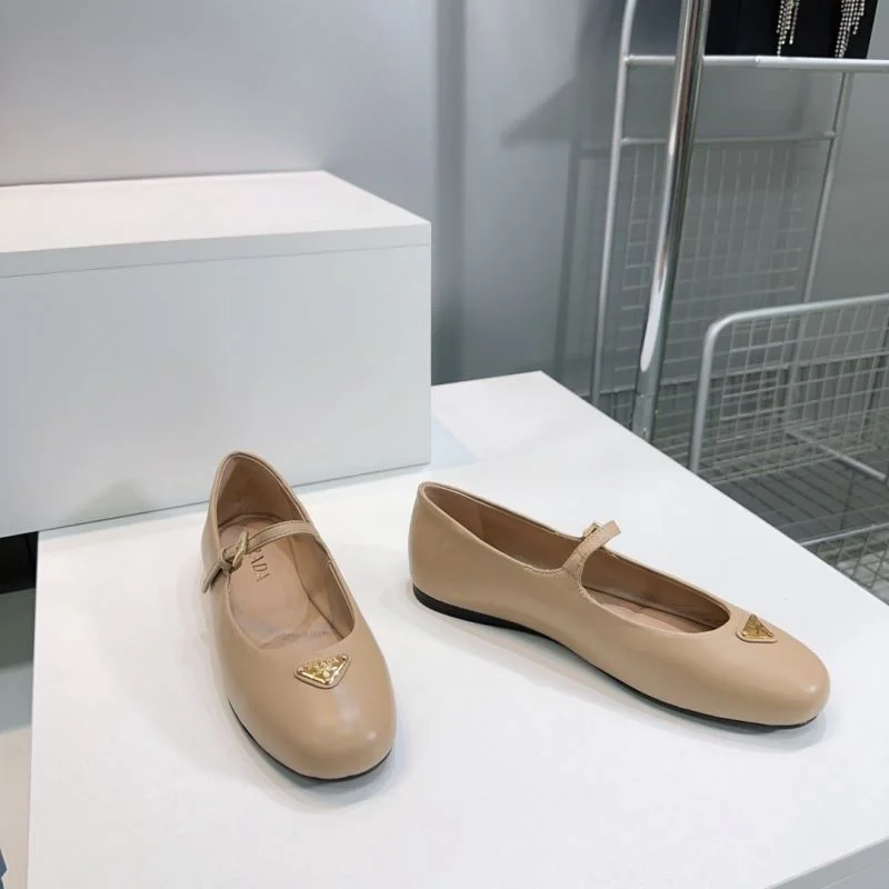 Youthful Prada Flat Shoes 34883