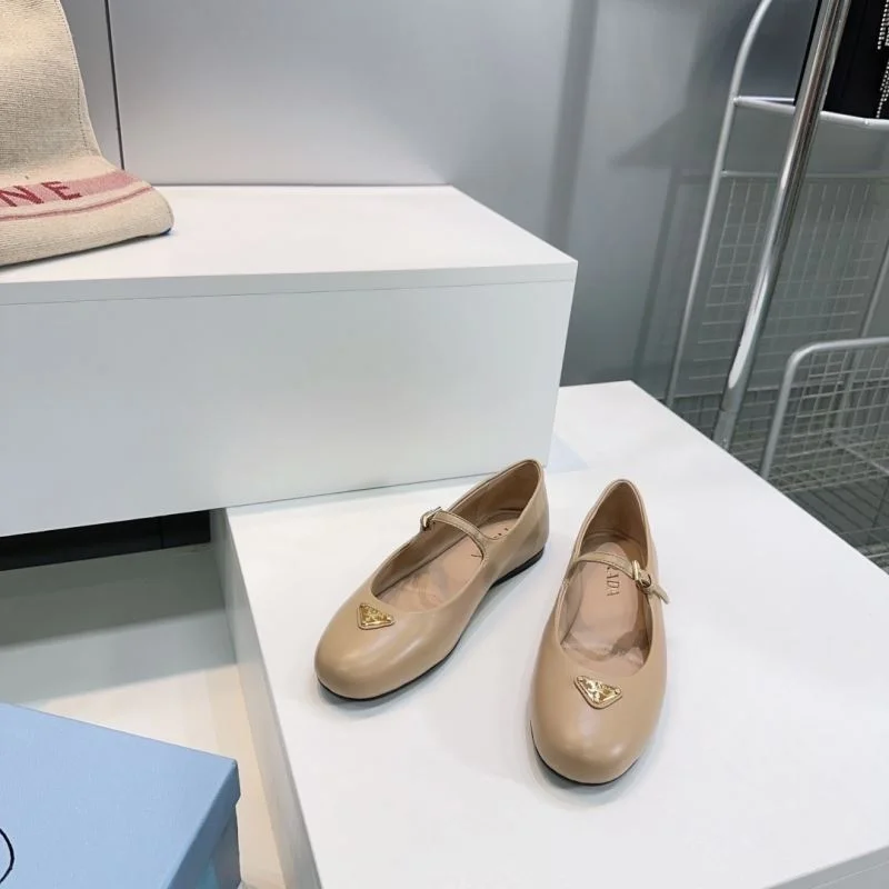 Youthful Prada Flat Shoes 34883