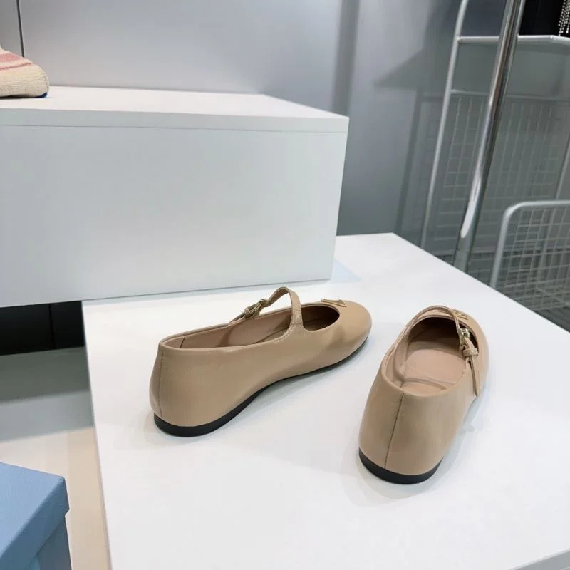 Youthful Prada Flat Shoes 34883