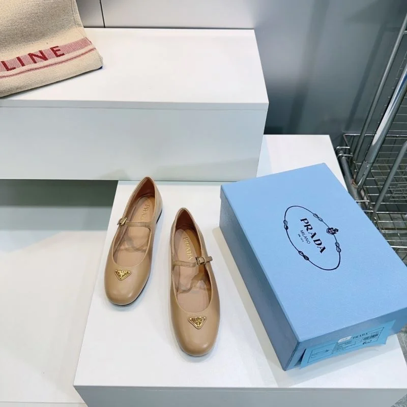 Youthful Prada Flat Shoes 34883