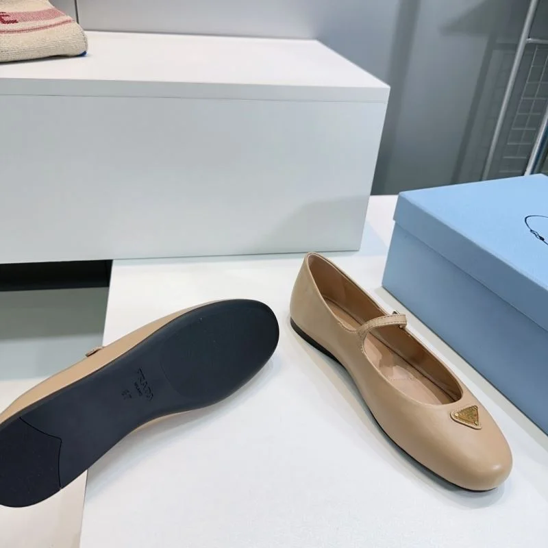 Youthful Prada Flat Shoes 34883